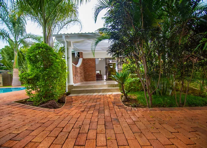 Dzimbahwe Guest Lodge